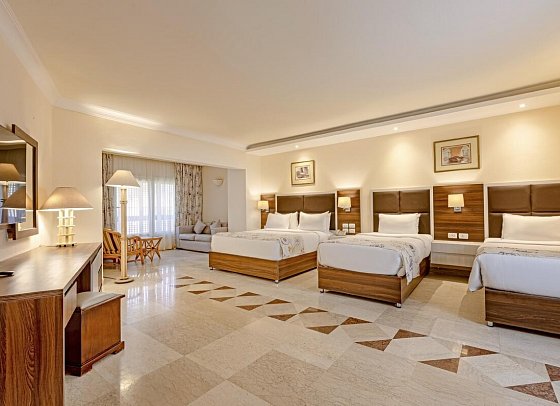 Continental Hotel Hurghada - Wohnbeispiel Familienzimmer seitl. Meerblick (Zimmercodierungen F1M & FBN)