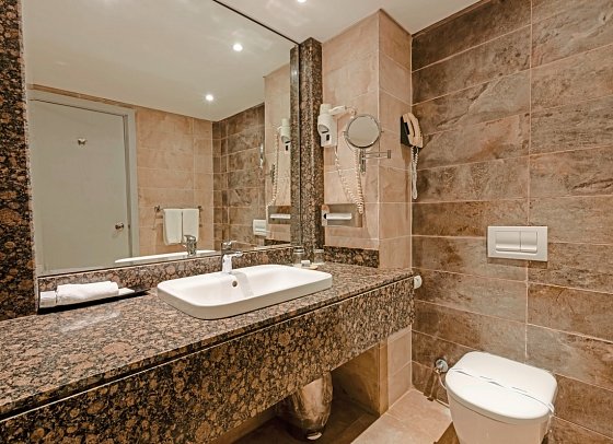 Continental Hotel Hurghada - Beispiel Bad Juniorsuite (Zimmercodierung JB1)