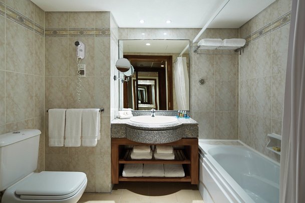 Hurghada Marriott Beach Resort - Beispiel Bad (Zimmercodierungen DGM, UGM, DCM, DDM & DC1)