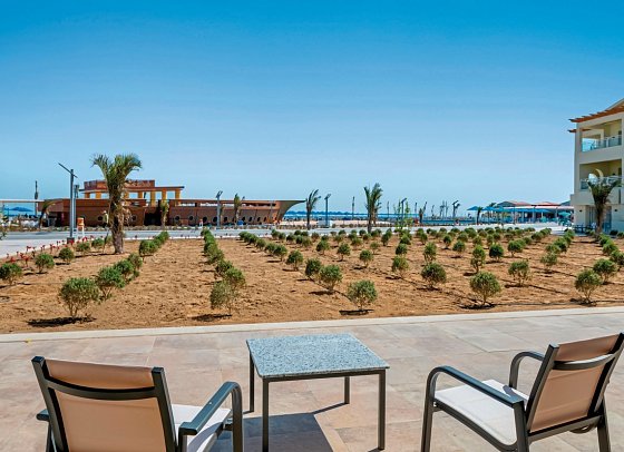 Albatros Makadi Resort - Beispeil Balkon Familienzimmer Deluxe Gartenblick (Zimmercodierung FDG)