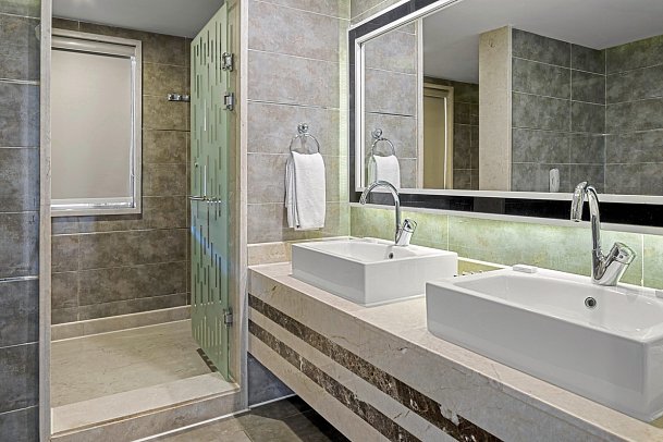 Beach Albatros Resort - Beispiel Bad Doppelzimmer Superior (Zimmercodierungen DSP, DC2, DSM & DC6)