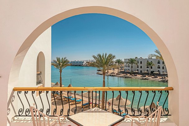 Arabia Azur Resort - Beispiel Balkon Doppelzimmer Superior Seeblick (Zimmercodierungen DSI & DCI)