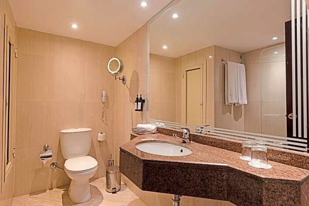 SUNRISE Holidays Resort - Beispiel Bad Doppelzimmer Deluxe Meerblick (Zimmercodierung DDM)