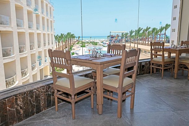 SUNRISE Serano Aqua Park Resort