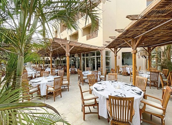 The Breakers Diving & Surfing Lodge