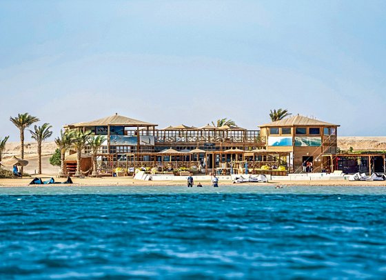 The Breakers Diving & Surfing Lodge
