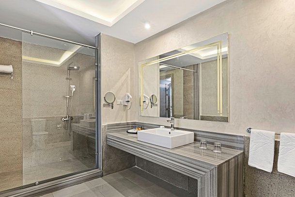 Pickalbatros Water Valley Resort - Neverland Hurghada - Beispiel Bad Familienzimmer Premium (Zimmercodierung FM1)