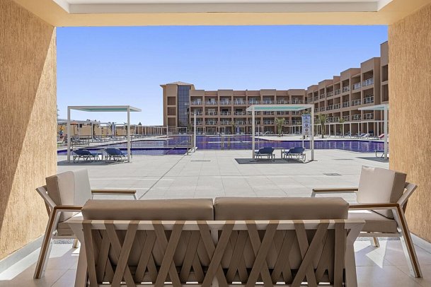 Pickalbatros Water Valley Resort - Neverland Hurghada - Beispiel Balkon Duplex Pool View (Zimmercodierung FS1)