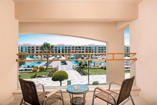 Pickalbatros White Beach Resort - Hurghada - Wohnbeispiel Doppelzimmer Deluxe Poolblick (Zimmercodierungen DDP, DCP, DFP & EFP)