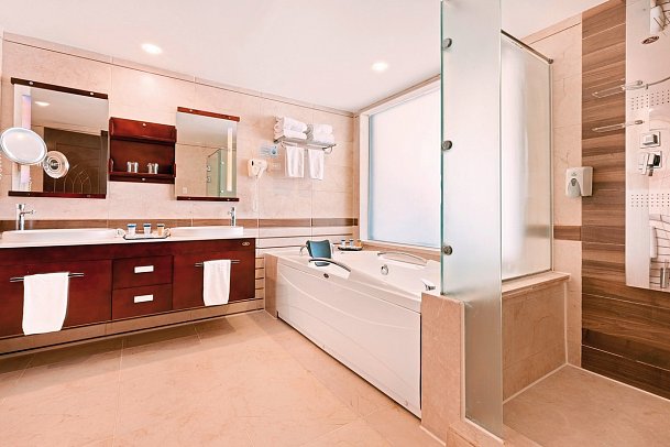 Pickalbatros White Beach Resort - Hurghada - Beispiel Bad Juniorsuite Meerblick (Zimmercodierung J9M)