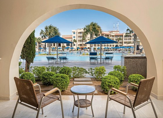 Pickalbatros White Beach Resort - Hurghada - Beispiel Terrasse Doppelzimmer Deluxe Poolblick (Zimmercodierungen DDP, DCP, DFP & EFP)