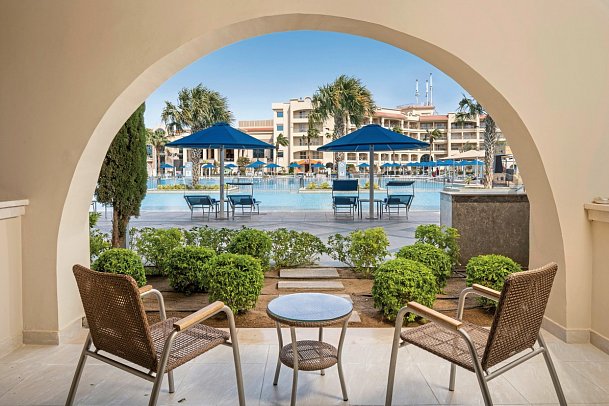 Pickalbatros White Beach Resort - Hurghada - Beispiel Terrasse Doppelzimmer Deluxe Poolblick (Zimmercodierungen DDP, DCP, DFP & EFP)