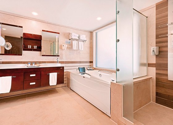 Pickalbatros White Beach Resort - Hurghada - Beispiel Bad Juniorsuite Meerblick (Zimmercodierung J9M)