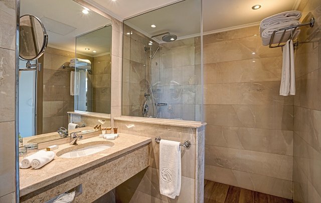 Cleopatra Luxury Beach Resort Makadi Bay - Beispiel Bad Doppelzimmer Premium Deluxe (Zimmercodierungen DSO, DB1 & UDM)