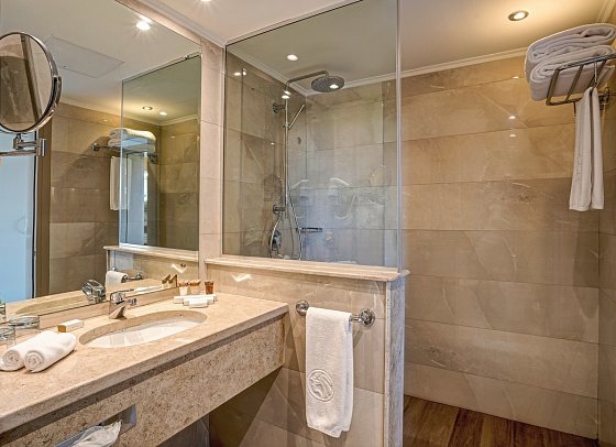 Cleopatra Luxury Beach Resort Makadi Bay - Beispiel Bad Doppelzimmer Premium (Zimmercodierungen DSO, DB1, UDM, DMG, DMM & DMO)