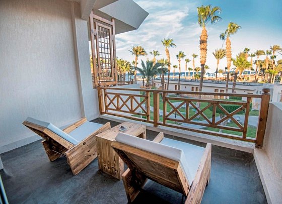 Meraki Resort - Beispiel Balkon Doppelzimmer Gartenblick Merakilous (Zimmercodierung DSG)
