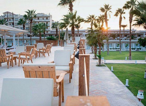 Meraki Resort
