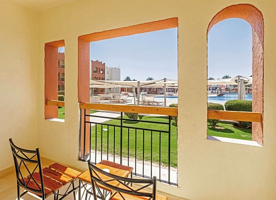 SUNRISE Royal Makadi Resort - Beispiel Balkon Doppelzimmer Aquapark Blick (Zimmercodierungen DG1 & DCG)