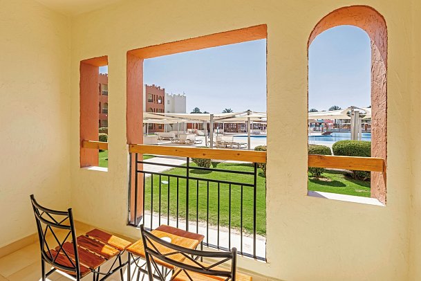SUNRISE Royal Makadi Resort - Beispiel Balkon Doppelzimmer Aquapark Blick (Zimmercodierungen DG1 & DCG)