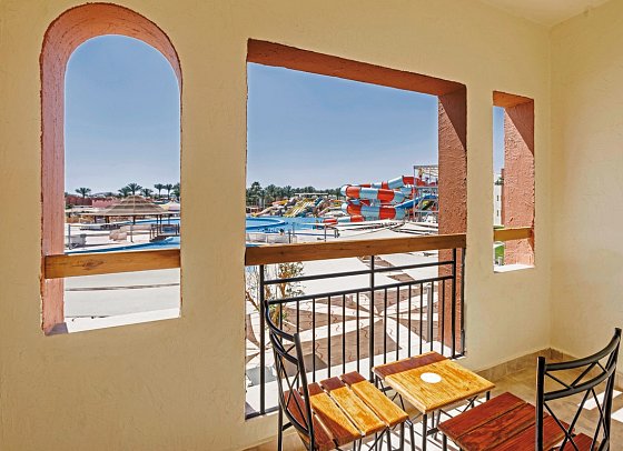 SUNRISE Royal Makadi Resort - Beispiel Balkon Familienzimmer (Zimmercodierungen FB1 & FG1)