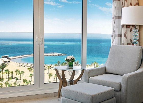 Hilton Hurghada Plaza - Wohnbeispiel Doppelzimmer Deluxe Meerblick (Zimmercodierungen DDM & DCM)