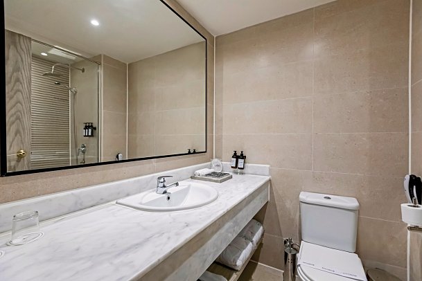 SUNRISE Alma Bay Resort - Beispiel Bad Doppelzimmer Deluxe (Zimmercodierungen DGG, DCG, DSM, DCM, DDO & DCO)