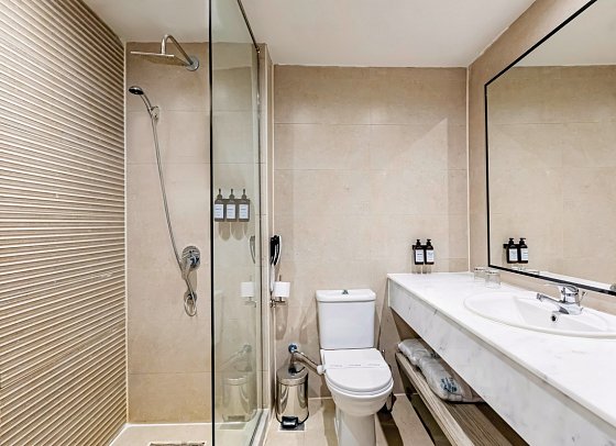 SUNRISE Alma Bay Resort - Beispiel Bad Mega Room (Zimmercodierungen DF1, DDM & DFM)