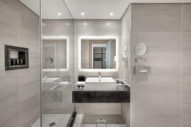 The V Luxury Resort Sahl Hasheesh - Beispiel Bad Doppelzimmer Deluxe (Zimmercodierungen DDG, DCG, DD9, DC6, DD4, DDM & DC3)