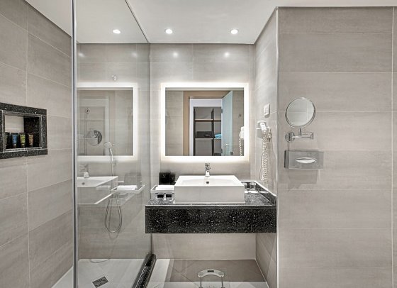 The V Luxury Resort Sahl Hasheesh - Beispiel Bad Doppelzimmer Deluxe (Zimmercodierungen DDG, DCG, DD9, DC6, DD4, DDM & DC3)