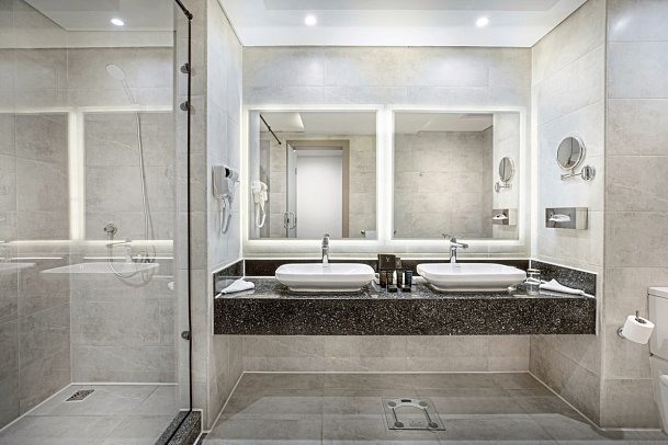 The V Luxury Resort Sahl Hasheesh - Beispiel Bad Penthouse Suite Meerblick (Zimmercodierung WBM)