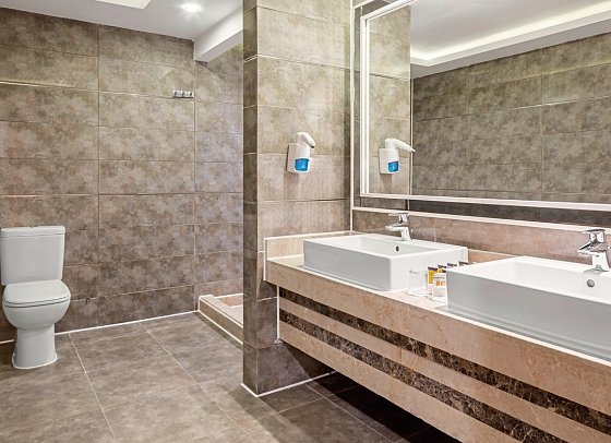 Pickalbatros Aqua Vista Resort powered by Playitas - Beispiel Bad (Zimmercodierungen FBG, F1P, DG3, DCG, DP1, DGP & DCP)