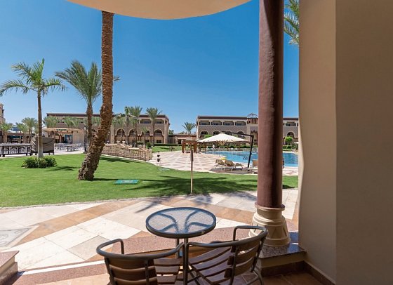 Sentido Mamlouk Palace Resort - Beispiel Terrasse Familiensuite (Zimmercodierungen W1G, W2G & W1P)