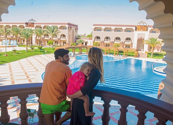 Sentido Mamlouk Palace Resort - Beispiel Balkon Familiensuite Poolblick (Zimmercodierung W1P)