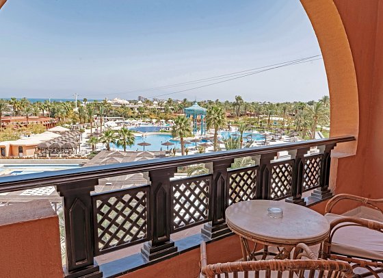 Calimera Blend Paradise - Beispiel Balkon Doppelzimmer Superior Poolblick (Zimmercodierungen DSP & DCP)