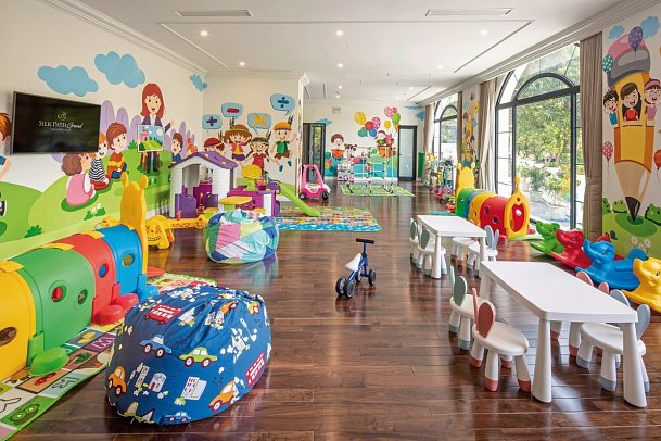 Silk Path Grand Hue Hotel