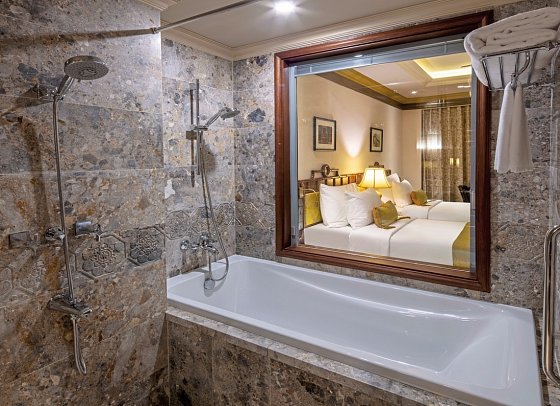 Silk Path Grand Hue Hotel - Bad Premium Classic (Zimmercodierung UB2)