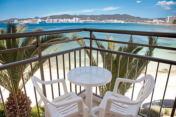 Vibra San Remo - Beispiel Balkon Doppelzimmer Meerblick (Zimmercodierung DBM)