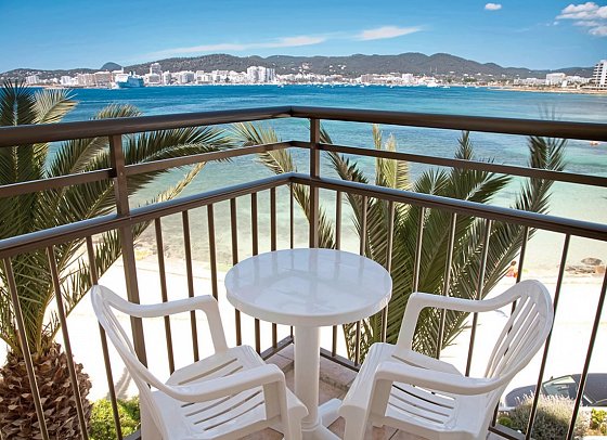 Vibra San Remo - Beispiel Balkon Doppelzimmer Meerblick (Zimmercodierung DBM)