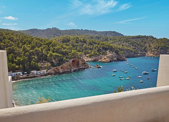 Cala San Miguel Ibiza Resort, Curio Collection by Hilton - Beispiel Balkon (Zimmercodierung DSM)