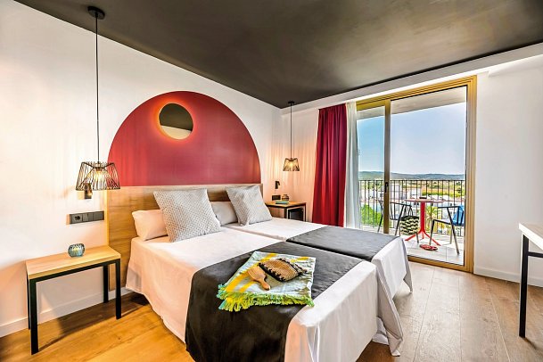 Vibra District - Wohnbeispiel Doppelzimmer Poolblick (Zimmercodierung DBP)