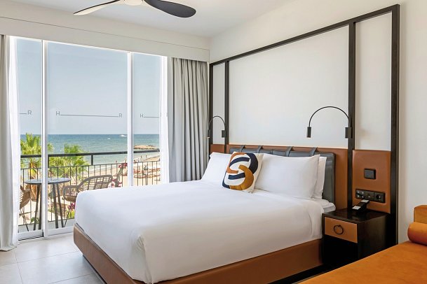 Riomar Ibiza, a Tribute Portfolio Hotel by Marriott - Wohnbeispiel Doppelzimmer Premium Meerblick (Zimmercodierungen D3M & D4M)