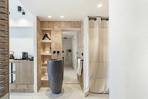 Bonito Ibiza by Ncalma - Wohnbeispiel Doppelzimmer Sunchaser Poolblick (Zimmercodierung DBP)