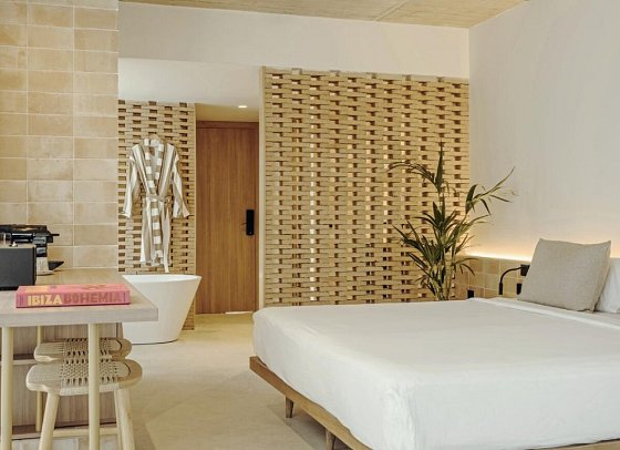 Bonito Ibiza by Ncalma - Wohnbeispiel Juniorsuite Nomad Poolblick (Zimmercodierung J1P)