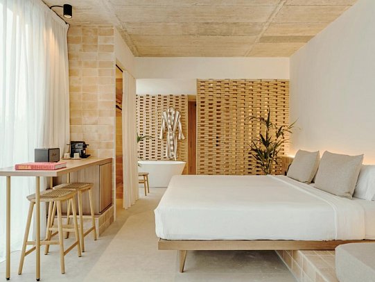 Bonito Ibiza by Ncalma - Wohnbeispiel Juniorsuite Nomad Poolblick (Zimmercodierung J1P)