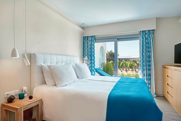 7Pines Resort Ibiza · Destination by Hyatt - Laguna Suite Swim Up (Zimmercodierung WBQ)