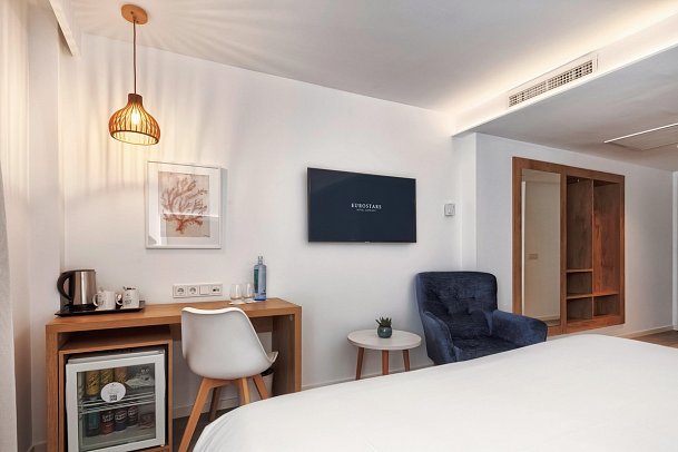 Eurostars Puerto de Ibiza - Wohnbeispiel Doppelzimmer Deluxe (Zimmercodierungen DD1 & DD2)