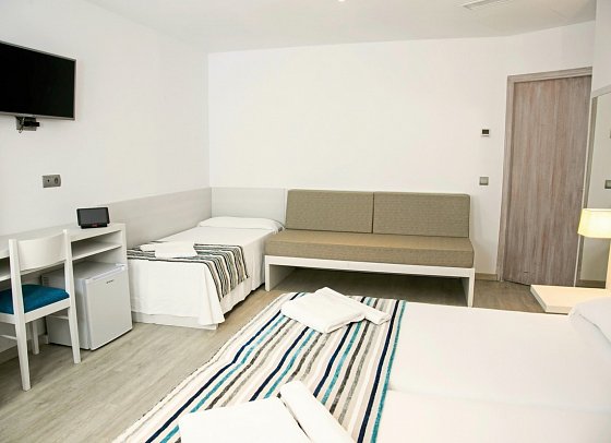 Rosales - Wohnbeispiel Dreibettzimmer (Zimmercodierung TB1)