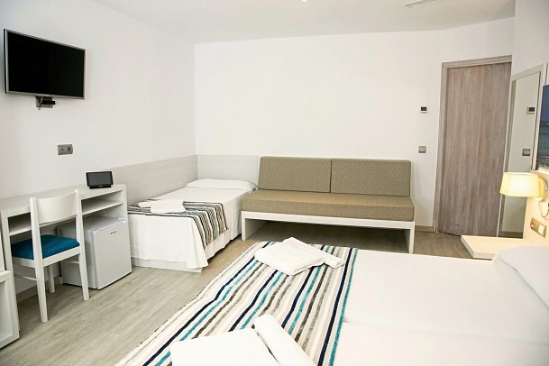 Rosales - Wohnbeispiel Dreibettzimmer (Zimmercodierung TB1)