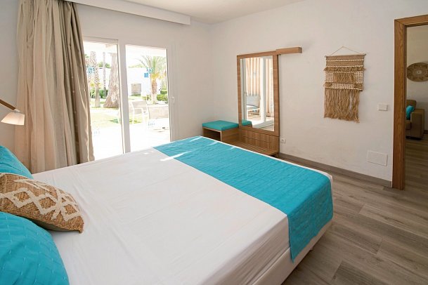 Cala Llenya Resort Ibiza - Wohnbeispiel Suite Gartenblick (Zimmercodierung WBG)