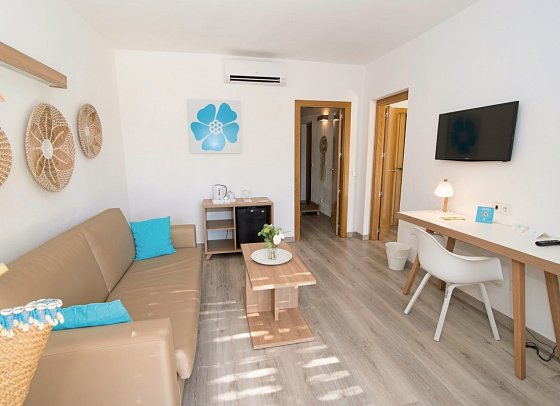 Cala Llenya Resort Ibiza - Wohnbeispiel Suite Garteblick (Zimmercodierung WBG)